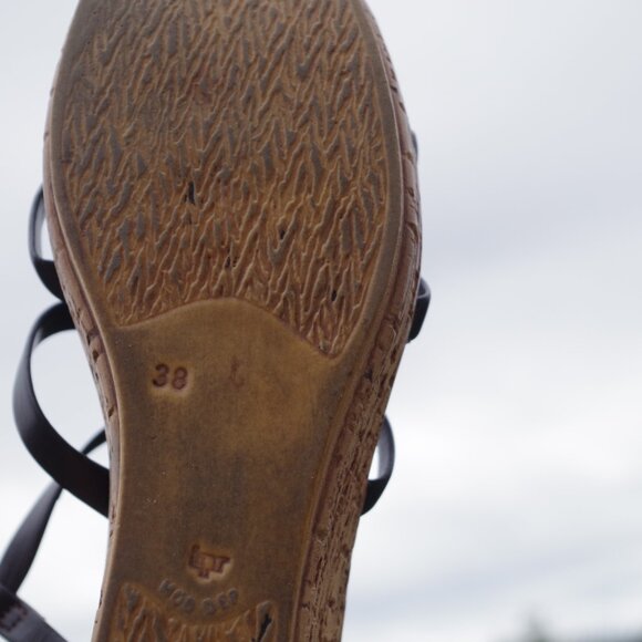 Cute Sandals By Gossip Leatgher With Copper & Metal Buttons - Picture 7 of 7